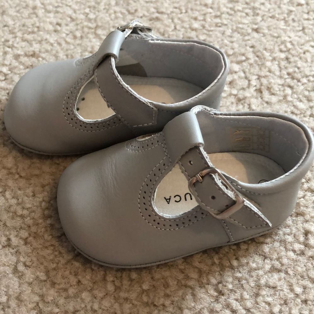 Baby shoe - Picture 2 of 3